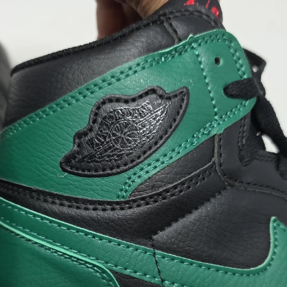 Nike Air Jordan 1 Retro High OG Pine Green 555088-030 Men's Size 10